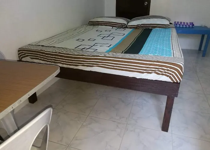 Ninan For Rent Gasthuis Moalboal